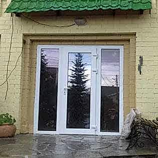 Пластиковые двери