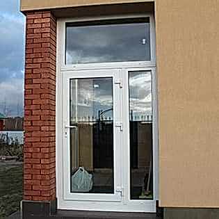 Пластиковые двери